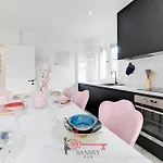 Apartment Sofia X 6pax 5min Station -by Easylife Swiss Lugano